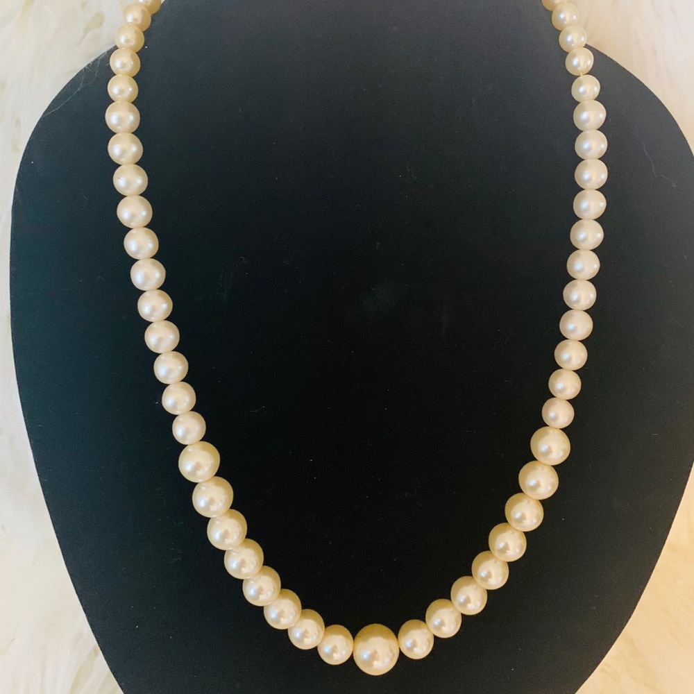 Pearl necklace